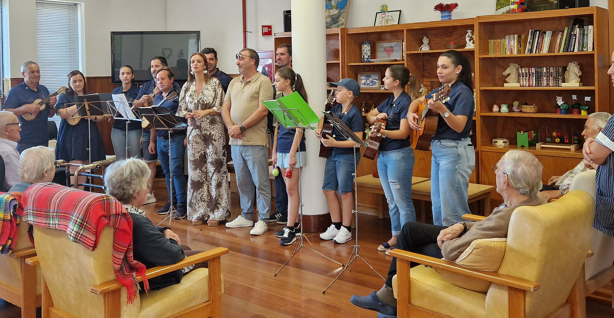 MUNICÍPIO LEVOU “MÚSICA LAR ADENTRO” PARA CELEBRAR O DIA MUNDIAL DO IDOSO E DA MÚSICA