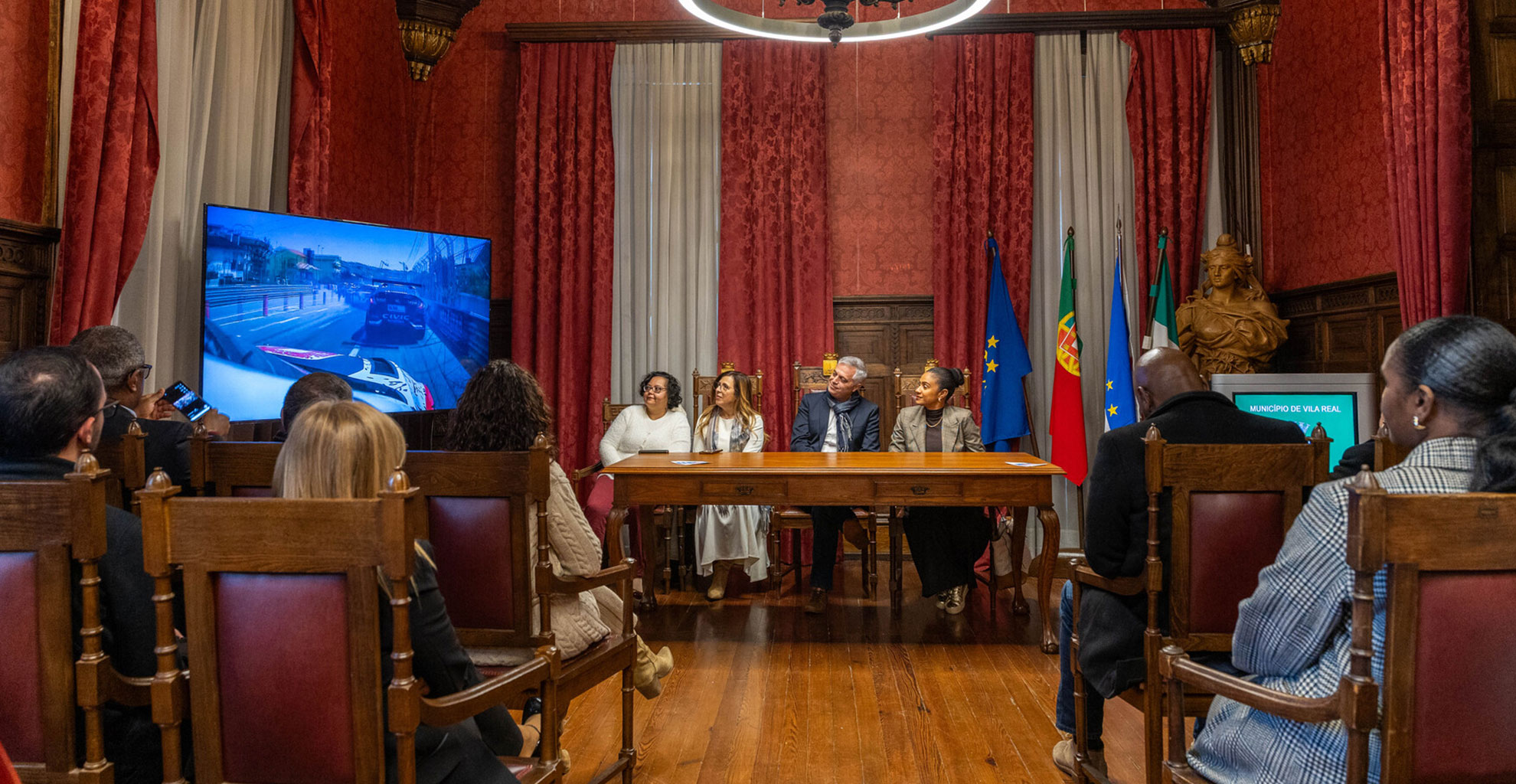 RECEÇÃO À SECRETÁRIA DE ESTADO DAS COMUNIDADES DE CABO VERDE NA CÂMARA MUNICIPAL DE VILA REAL