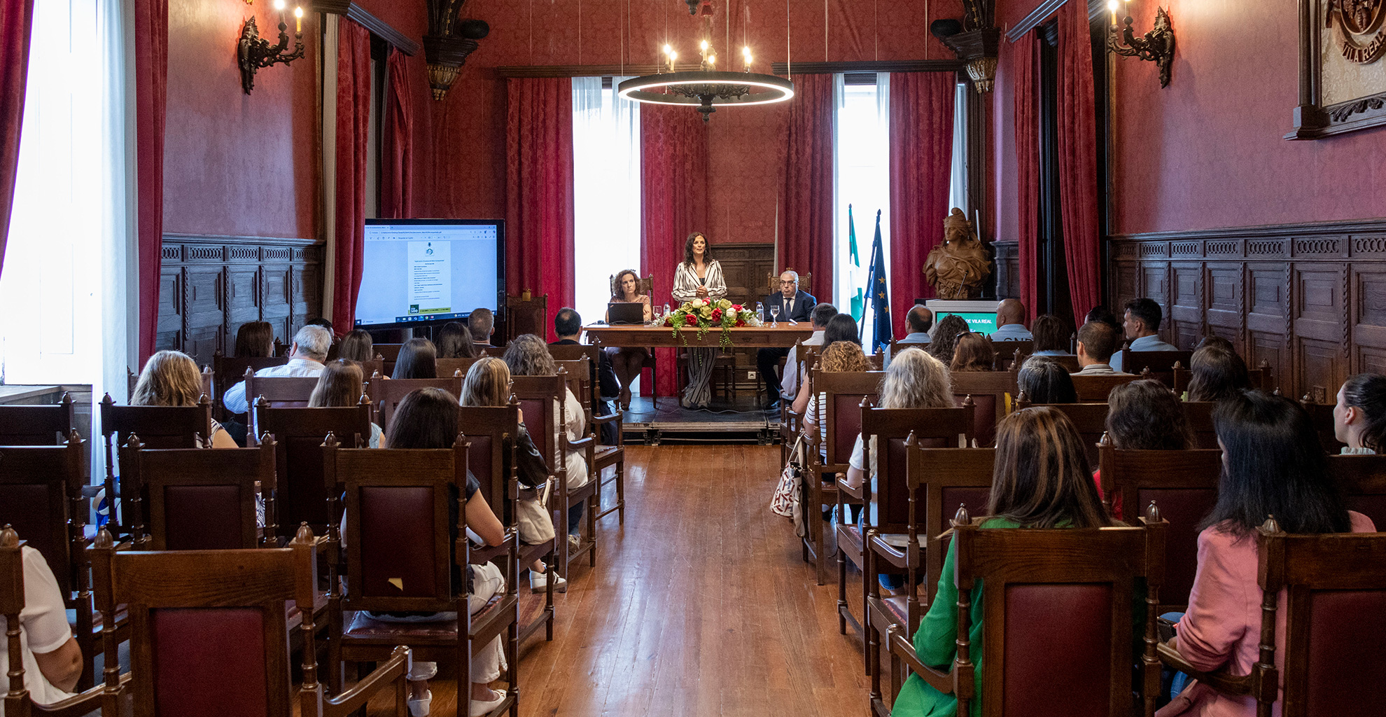 VILA REAL PROMOVE SESSÃO SOBRE O REGIME DE MAIOR ACOMPANHADO COM MINISTÉRIO PÚBLICO E PARCEIROS LOCAIS