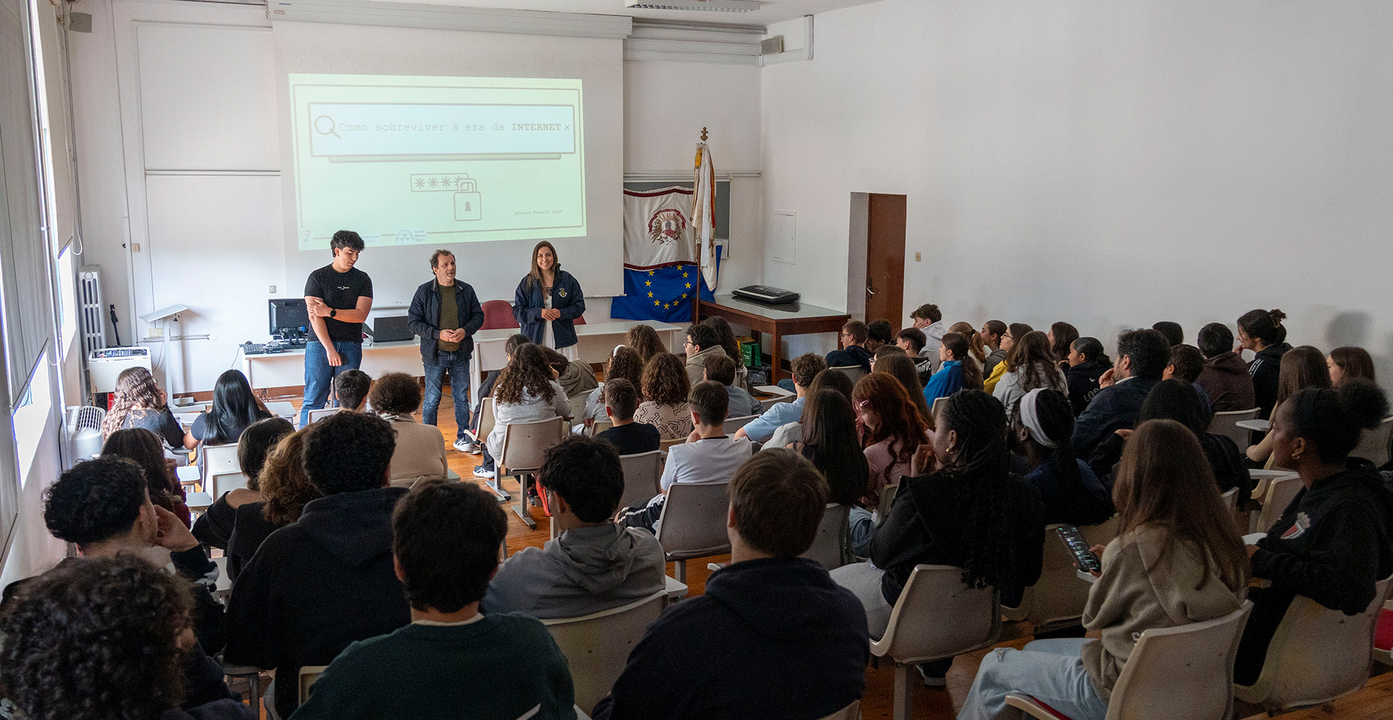 VILA REAL PROMOVE SESSÕES DE SENSIBILIZAÇÃO SOBRE SEGURANÇA DIGITAL NO ÂMBITO DO MÊS DA JUVENTUDE